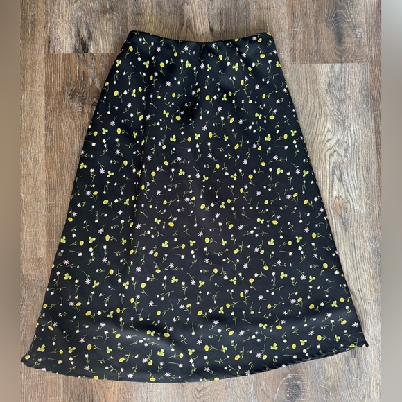 American Vintage Dresses & Skirts - Adorable True Vintage Black Floral Midi Skirt